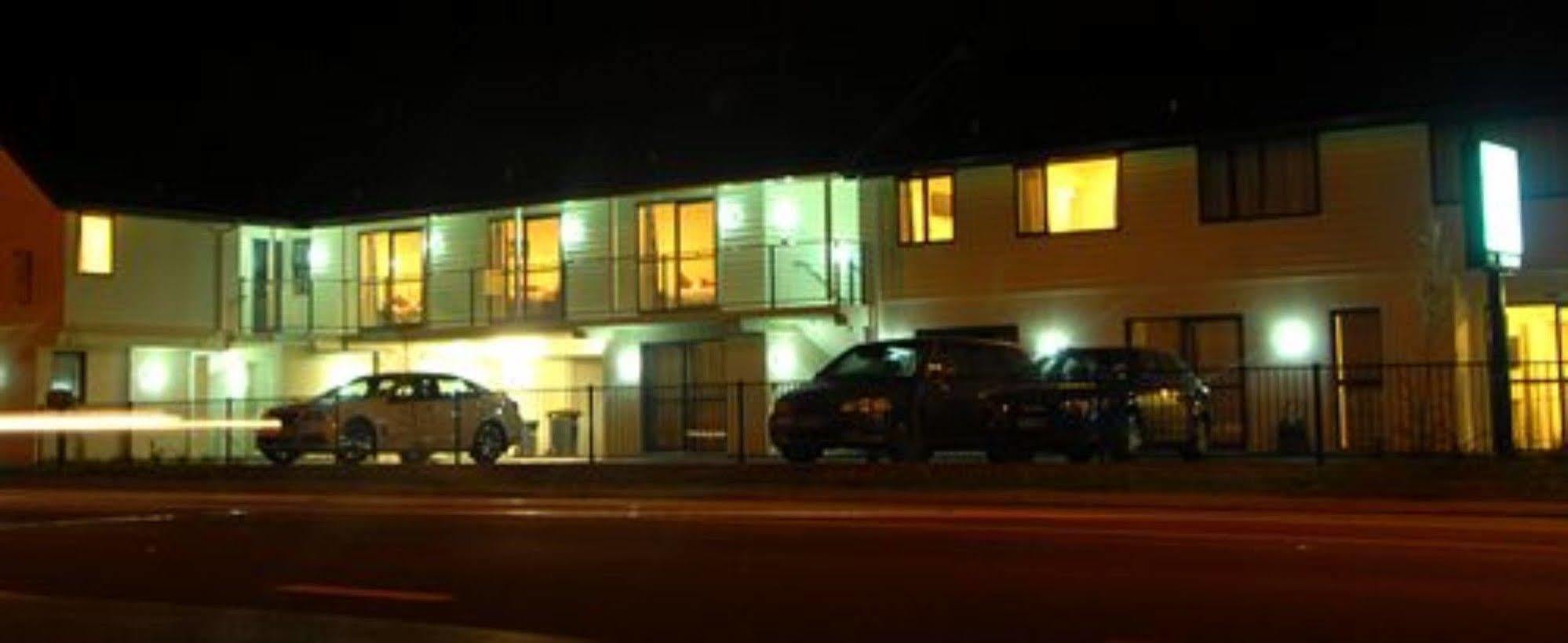 123 Motel Christchurch Bagian luar foto